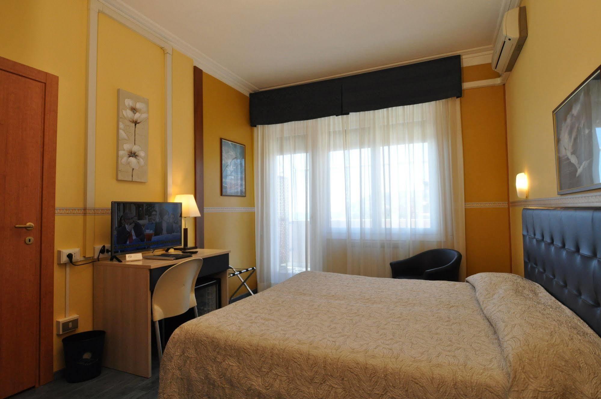 Hotel Sole Mare Sanremo Esterno foto