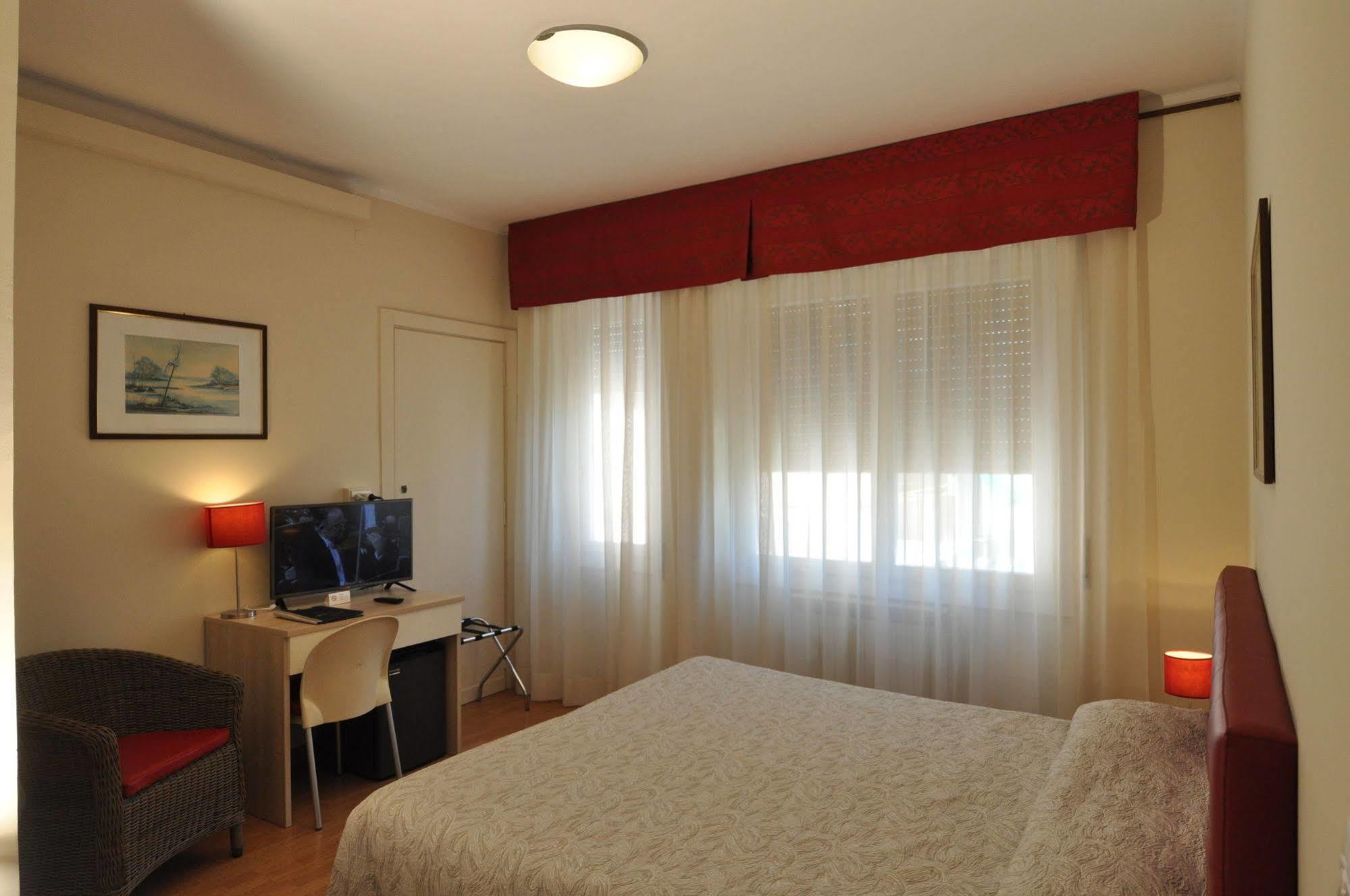 Hotel Sole Mare Sanremo Esterno foto