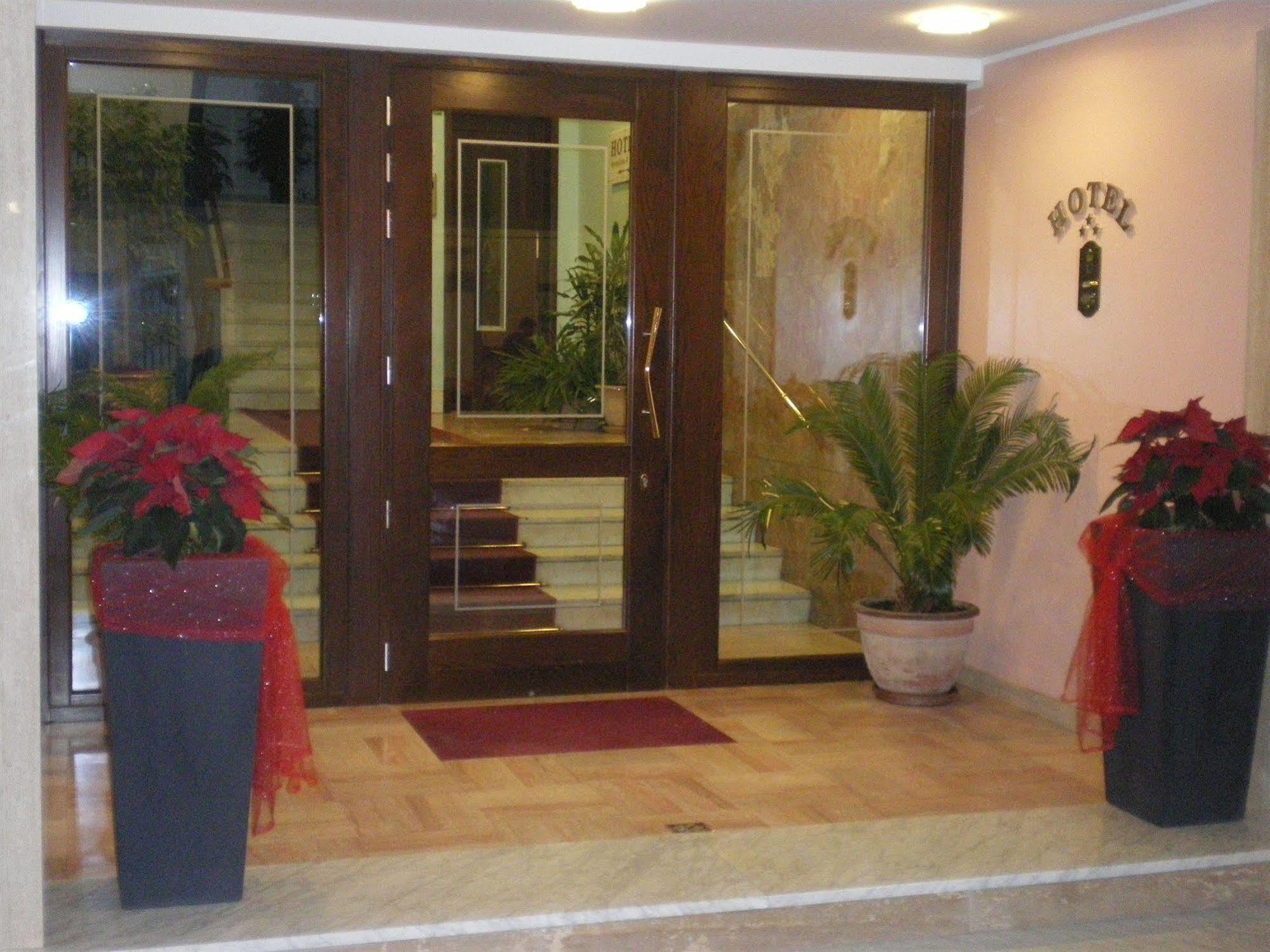 Hotel Sole Mare Sanremo Esterno foto